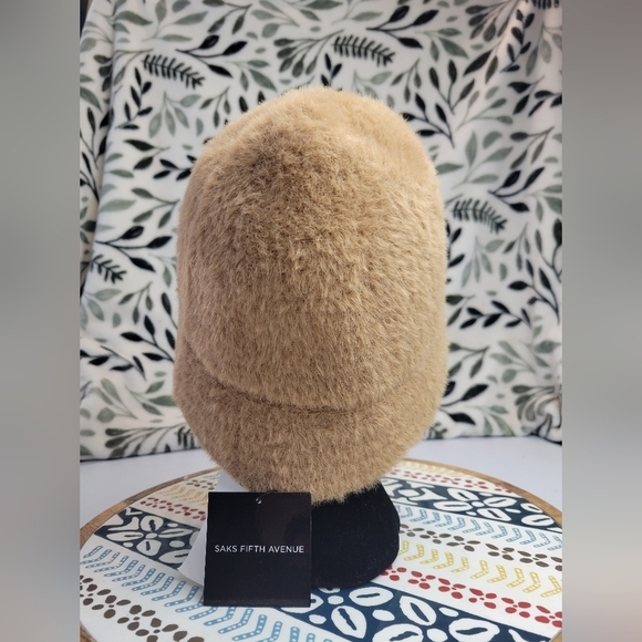Saks Fifth AvenueFuzzy Bucket Hat one‎ size - Picture 5 of 9